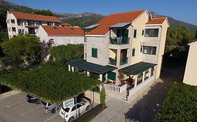 Apartments Maestral